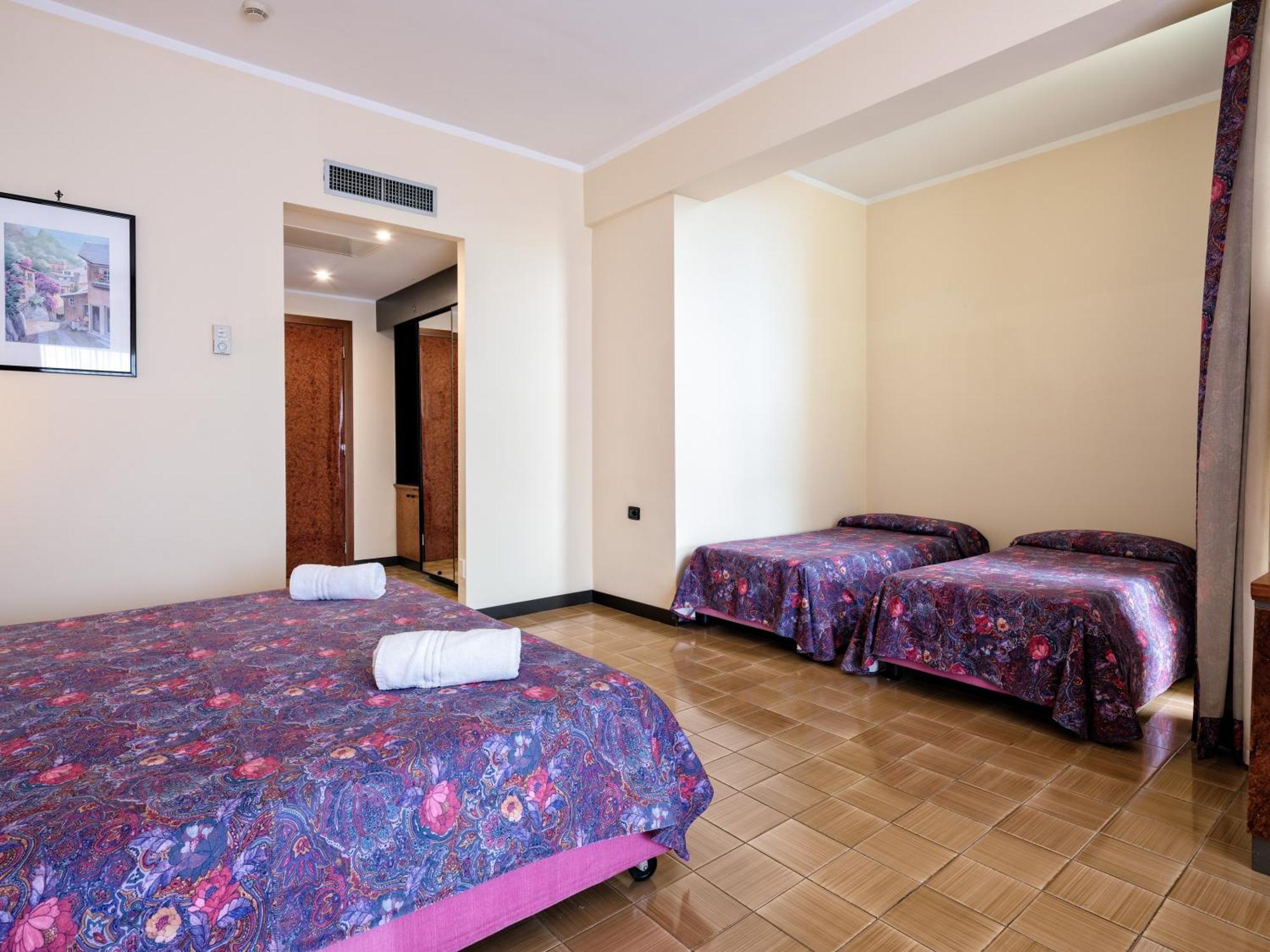 Hotel Caesar Palace Giardini-Naxos Szoba fotó